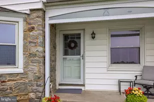 145 Weaver Rd, Lancaster, PA 17603 - Photo 2