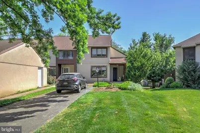 450 Stonegate Court, Millersville, PA 17551 - Photo 2