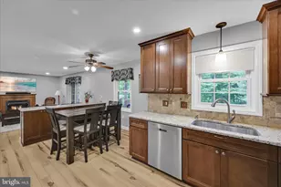 305 Village Spring Ln, Reinholds, PA 17569 - Photo 16