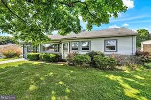 1921 Blue Ridge Dr, Lancaster, PA 17603 - Photo 4