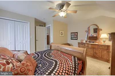 1042 Cambridge, Manheim, PA 17545 - Photo 30