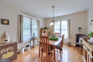 1042 Cambridge Dr, Manheim, PA 17545 - Photo 4