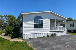 146 Tulip Cir, Ephrata, PA 17522 - Photo 2
