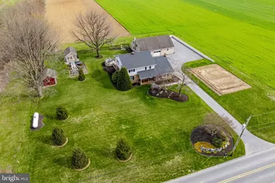 897 S Custer Avenue, New Holland, PA 17557 - Photo 2