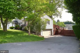 113 E Franklin St, Ephrata, PA 17522 - Photo 2