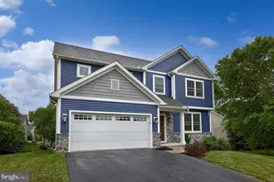 124 Kilgannon Ln, Lancaster, PA 17603 - Photo 2
