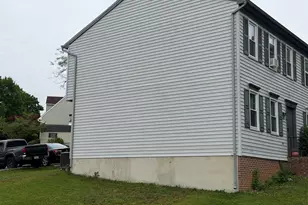 698 Topaz Dr, Lancaster, PA 17603 - Photo 2