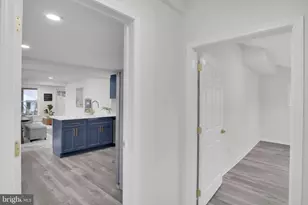 335 N Market St, Elizabethtown, PA 17022 - Photo 2