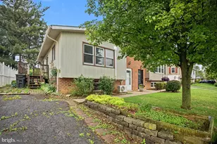 541 Golden St, Lititz, PA 17543 - Photo 2