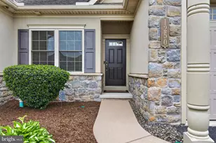 1250 Tumblestone Dr, Mount Joy, PA 17552 - Photo 2