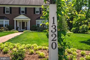 1320 Homestead Ln, Lancaster, PA 17603 - Photo 2