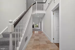 212 Willow Valley Dr, Lancaster, PA 17602 - Photo 2