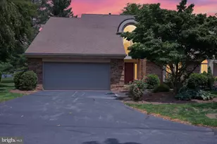 212 Willow Valley Dr, Lancaster, PA 17602 - Photo 2
