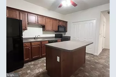 425 Hometowne Ter, Lititz, PA 17543 - Photo 8
