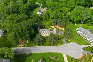 6 Creekwood Dr, Lancaster, PA 17602 - Photo 2