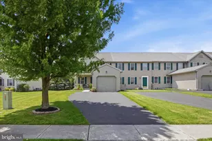 596 Wood Duck Dr, Manheim, PA 17545 - Photo 2