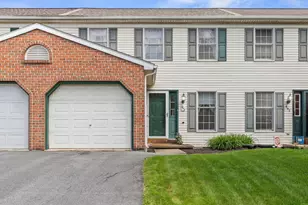 443 Crosswinds Dr, Lititz, PA 17543 - Photo 2
