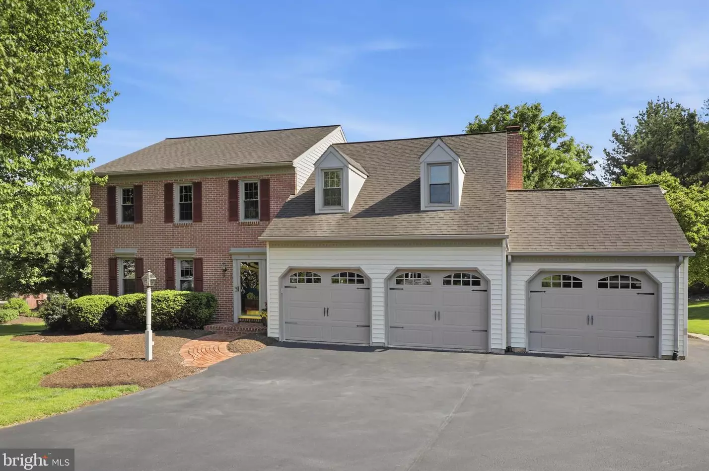 9 Round House Dr, Lititz, PA 17543 - MLS PALA2089132 - Coldwell Banker