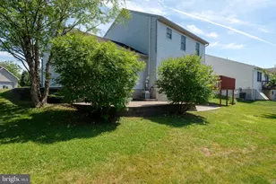 2191 Weeping Willow Ln, Mount Joy, PA 17552 - Photo 2