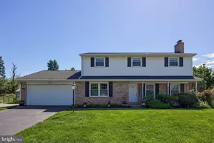 2129 Kentwood Dr, Lancaster, PA 17601 - Photo 1
