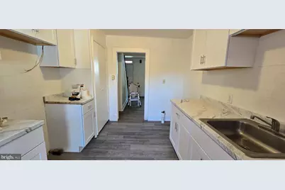 439 E Strawberry Street, Lancaster, PA 17602 - Photo 2