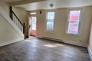 439 E Strawberry St, Lancaster, PA 17602 - Photo 2