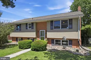 715 Center Ave, Ephrata, PA 17522 - Photo 1