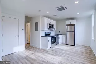 11 E Walnut St, Lancaster, PA 17602 - Photo 2