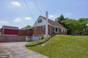 17 S Elm St, Lititz, PA 17543 - Photo 2