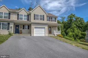 271 Wildflower Dr, East Earl, PA 17519 - Photo 2