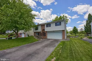 1070 Holly Ln, Denver, PA 17517 - Photo 1