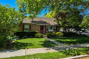 524 Locust St, Denver, PA 17517 - Photo 2