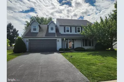 404 Mentzer Avenue, New Holland, PA 17557 - Photo 2