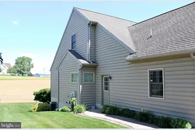 848 Cambridge Drive, Manheim, PA 17545 - Photo 4