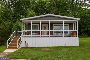 135 Westbrook Dr, Ephrata, PA 17522 - Photo 1