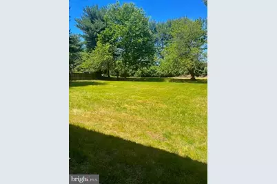 406 Charmayne Avenue, Lancaster, PA 17603 - Photo 2