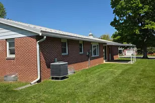 17 Oaklawn Blvd, Ephrata, PA 17522 - Photo 4