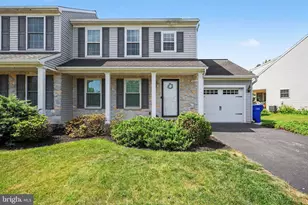 4281 Green Park Dr, Mount Joy, PA 17552 - Photo 2