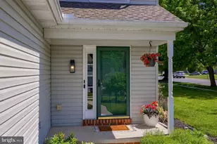 4052 Parkside Ct, Mount Joy, PA 17552 - Photo 4