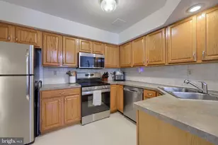 4052 Parkside Ct, Mount Joy, PA 17552 - Photo 6