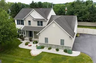20 Lewiston Cir, Lancaster, PA 17601 - Photo 2
