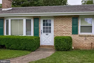 485 Summit Dr, Columbia, PA 17512 - Photo 2