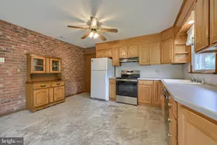 485 Summit Dr, Columbia, PA 17512 - Photo 10