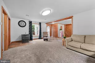 367 Ridge Ave, Ephrata, PA 17522 - Photo 2