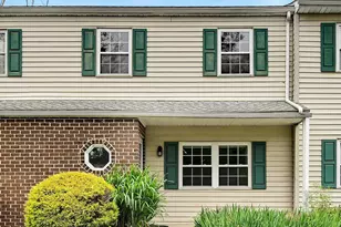 1360 Blue Jay Dr, Lancaster, PA 17601 - Photo 2