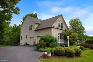 238 Heatherstone Way, Lancaster, PA 17601 - Photo 4