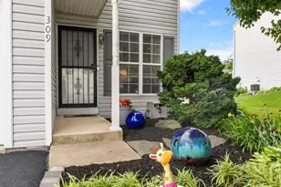 309 Parklawn Ct, Lancaster, PA 17601 - Photo 4