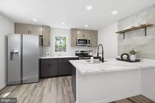 14 N Locust St, Lititz, PA 17543 - Photo 12