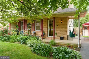 2314 Lawnwood Ct, East Petersburg, PA 17520 - Photo 2