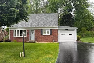 1339 Meadowcreek Ln, Lancaster, PA 17603 - Photo 1